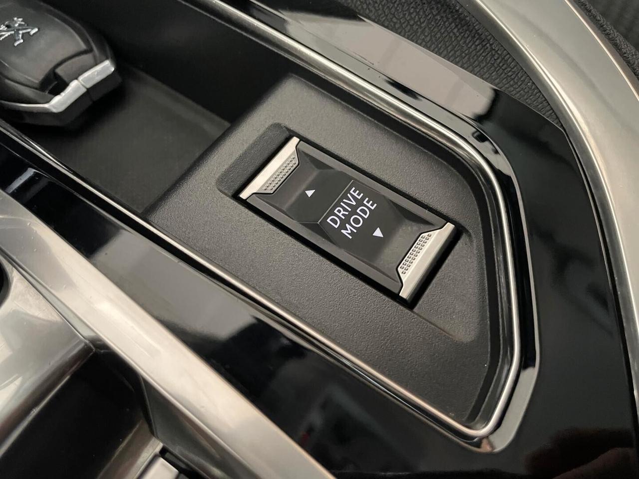 PEUGEOT New 3008 Business - BlueHDi 130cv EAT8 E6D