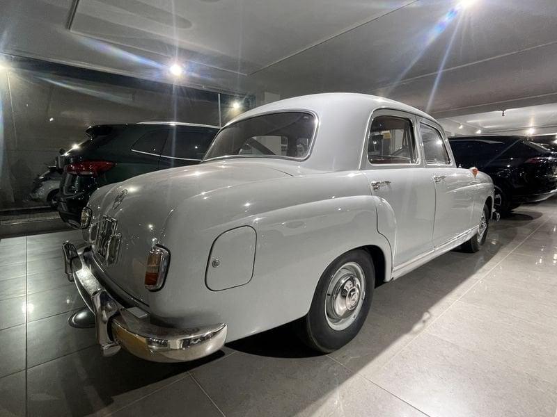 Mercedes-Benz W115 200 Mercedes-Daimler Benz 180