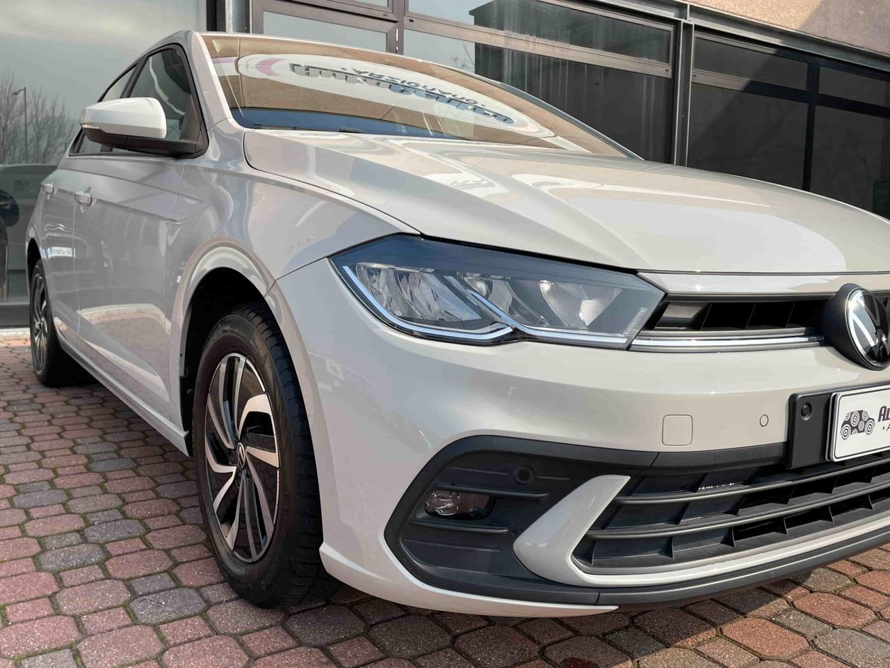 Volkswagen Polo 1.0 LIFE 80cv NEOPATENTATI