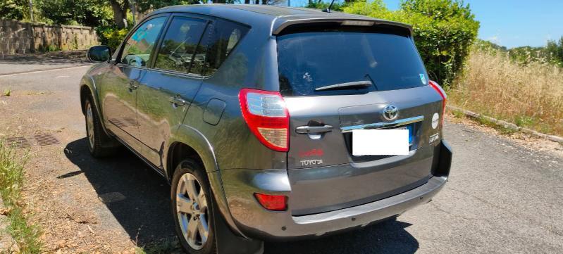 Toyota RAV4 5 Porte RAV4 2.2 d-cat Luxury 150cv auto dpf my09