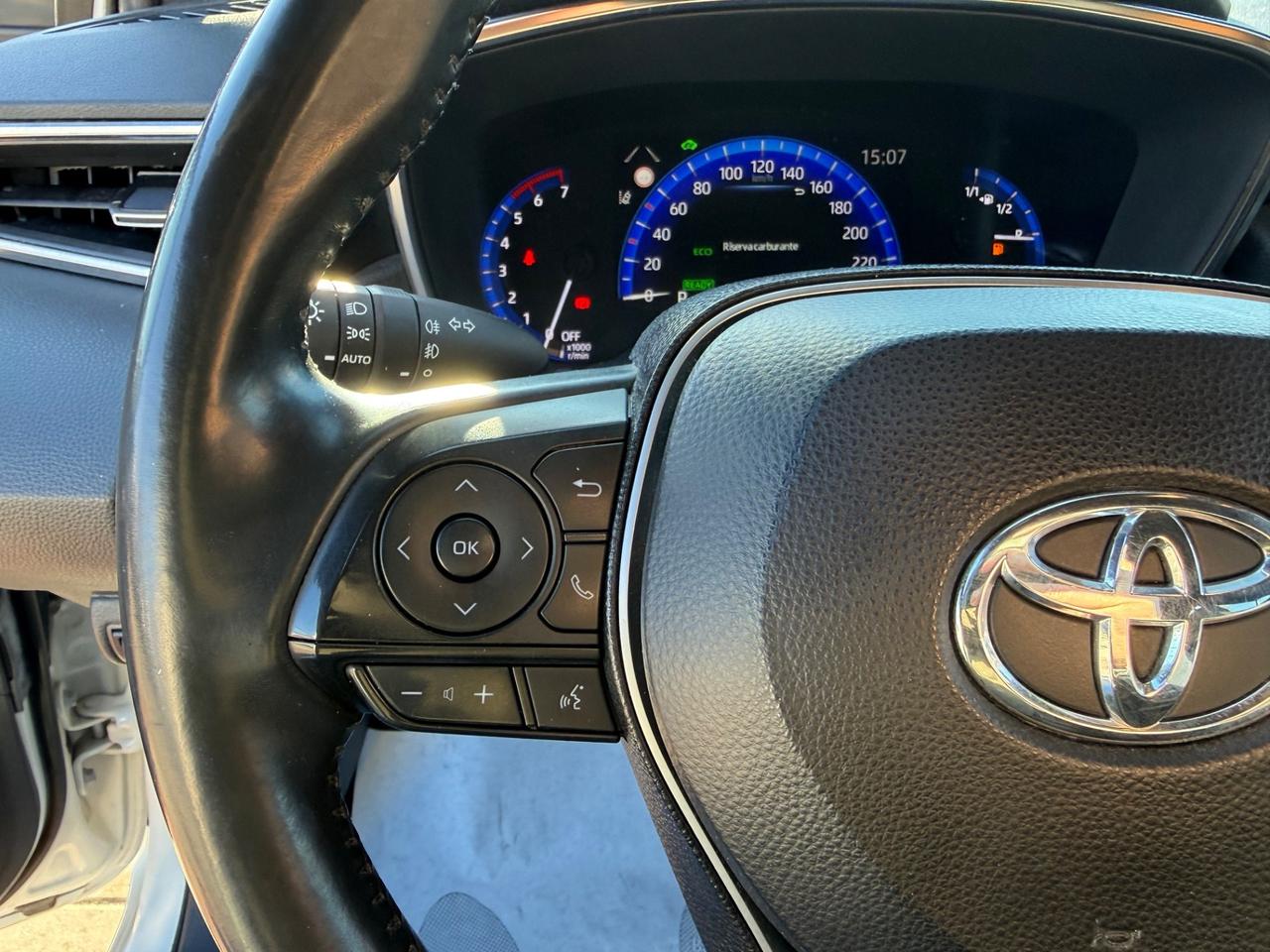 Toyota Corolla 1.8 HIBRID CVT 98CV STYLE