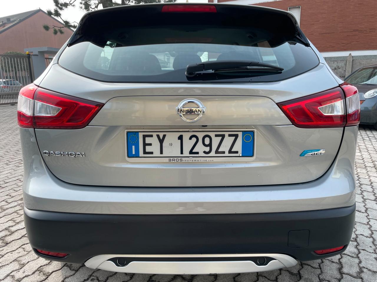 Nissan Qashqai 1.5 dCi DPF Tekna NAVI RETROCAMERA