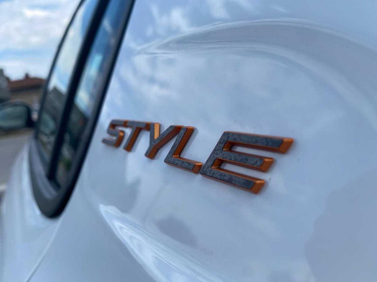 Peugeot 208 Hybrid 110 e-DCS6 Style