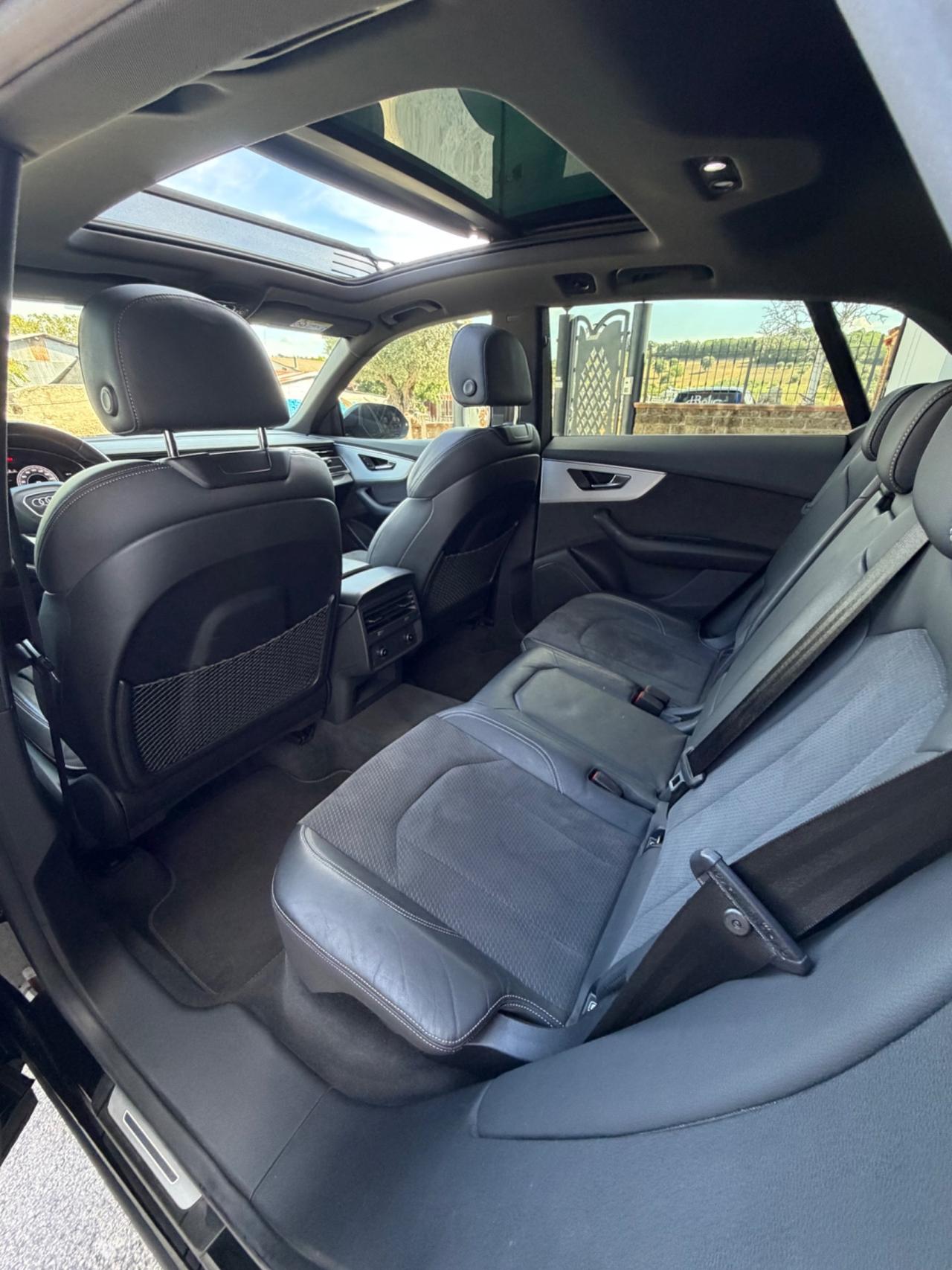 Audi Q8 SUV 55 TFSI quattro tiptronic S line edition