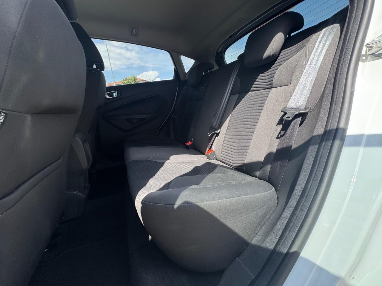 Ford Fiesta 1.5 TDCi 75CV 5 p NEOPATENTATI 2014 106500 km