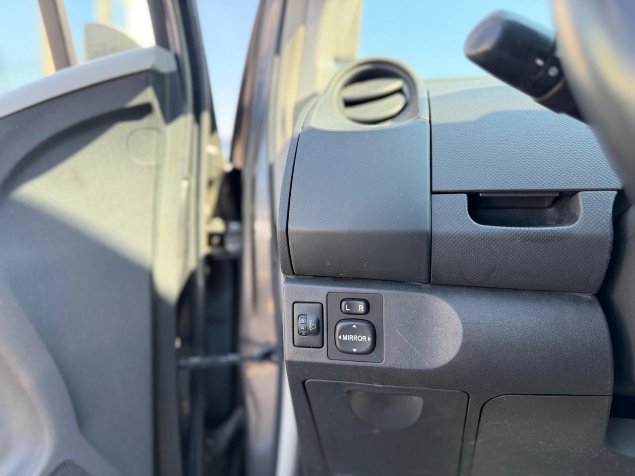 Toyota Yaris 1.0 5 porte Sol