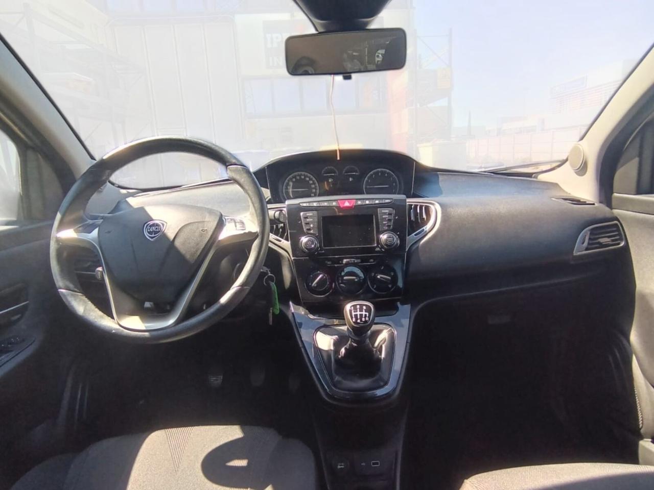 Lancia Ypsilon 1.0 FireFly 5 porte S&S Hybrid Ecochic Gold