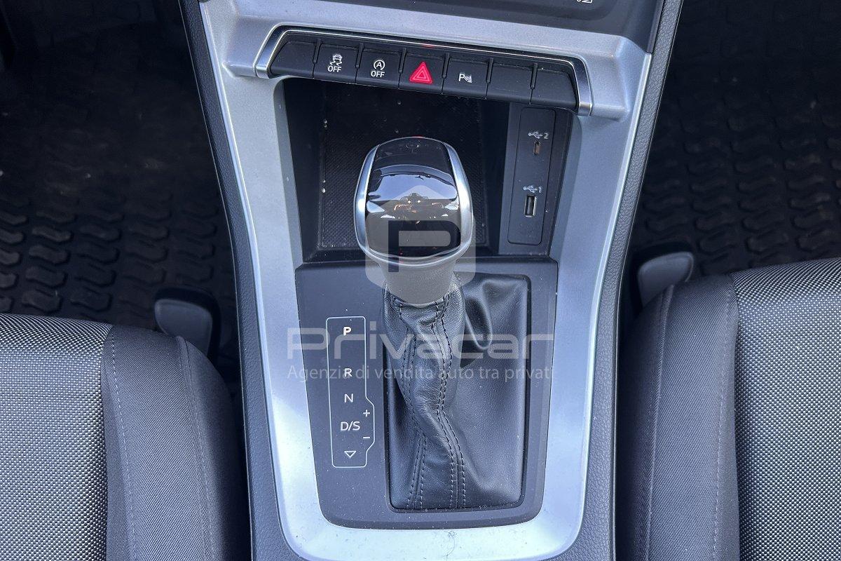 AUDI Q3 35 TDI S tronic Business Advanced