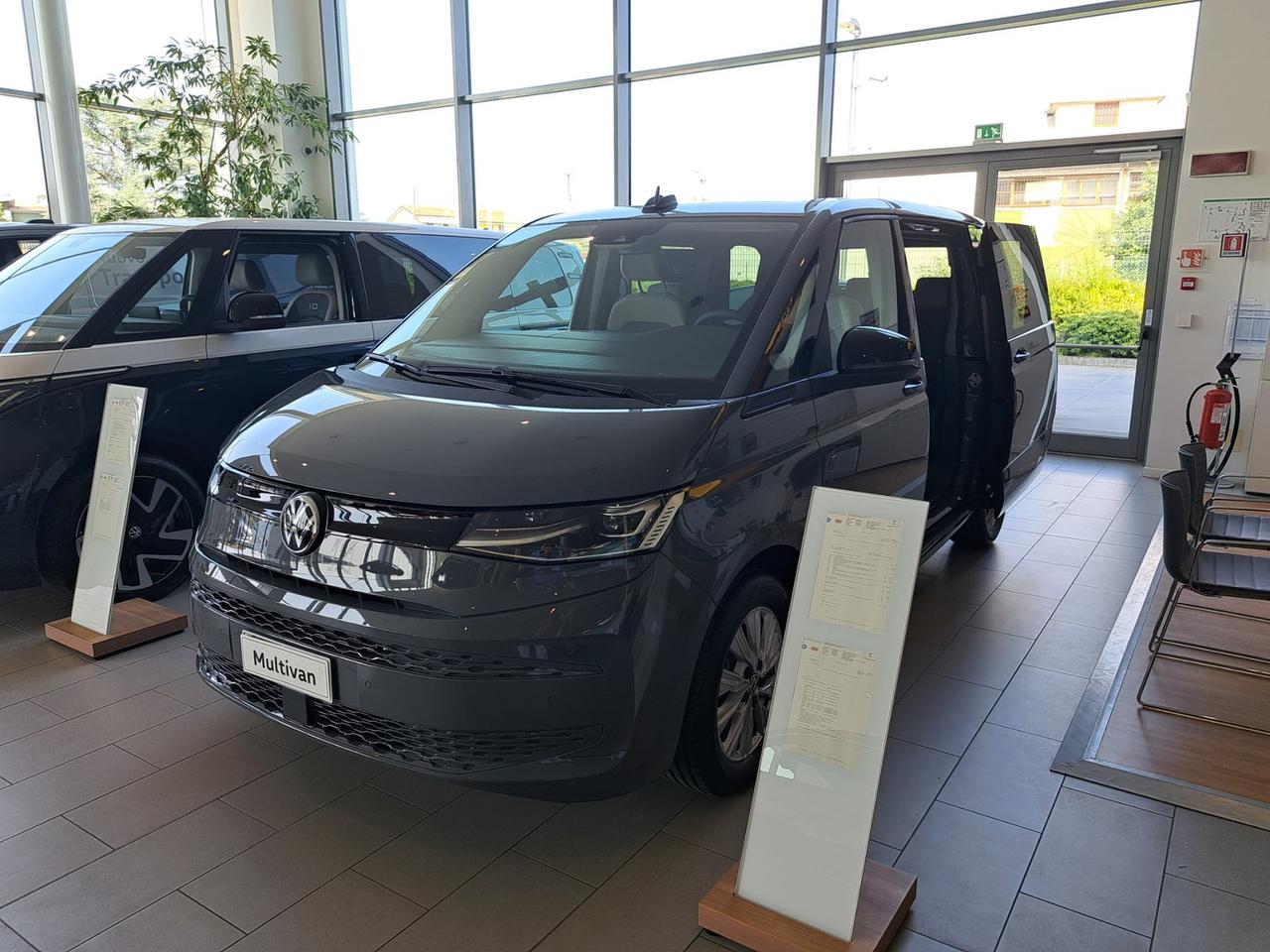 Volkswagen T7 Multivan 2.0 tdi space 150cv dsg 7p.ti