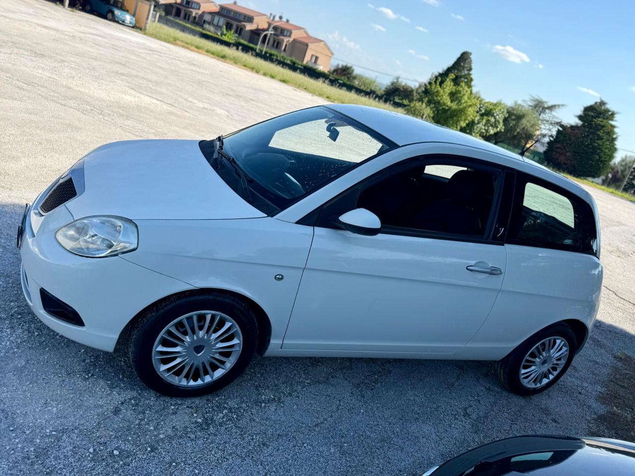 Lancia Ypsilon 1.2 Benzina 70milaKM Neopatentati