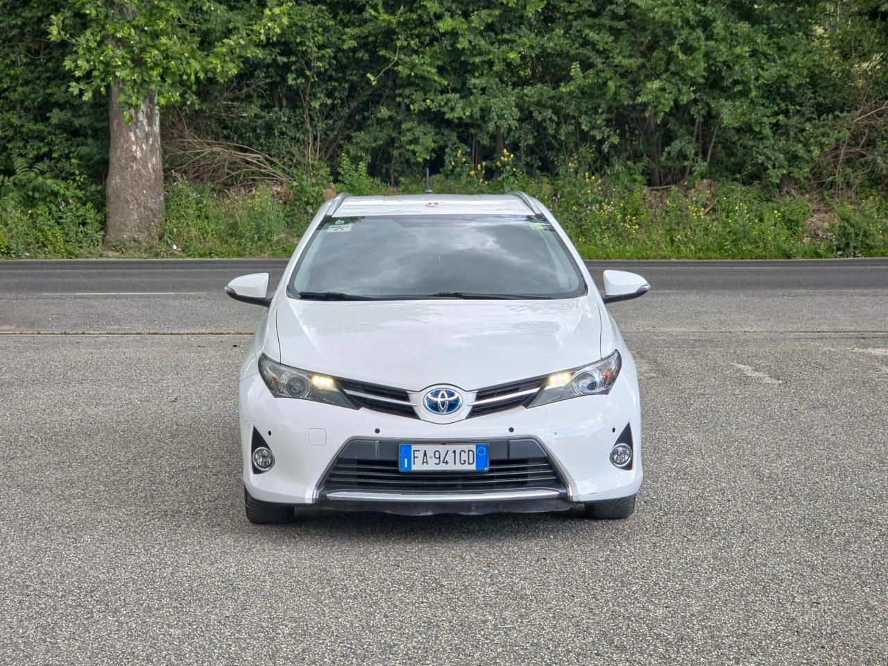 Toyota Auris Touring Sports 1.8 Hybrid Cool CV-100 Automatico NEO