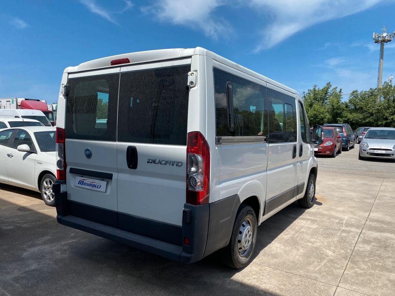 Fiat Ducato 33 2.3 MJT con gancio traino 9 posti