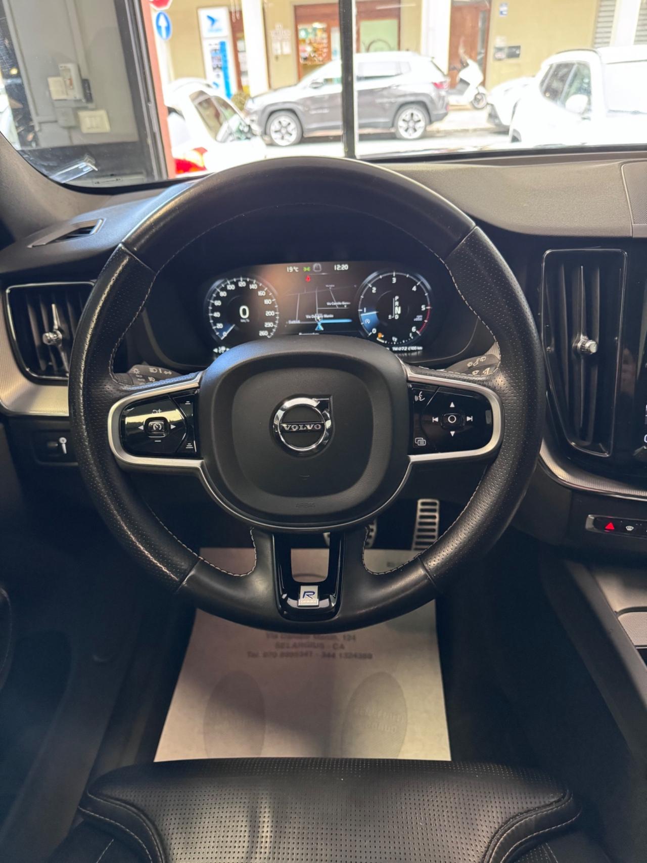 Volvo XC60 2.0 190 D4 AWD R-design IVA esposta