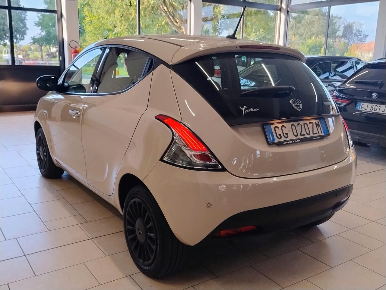 LANCIA YPSILON 1.0 FIREFLY HYBRID GOLD s&s BLUETOOTH