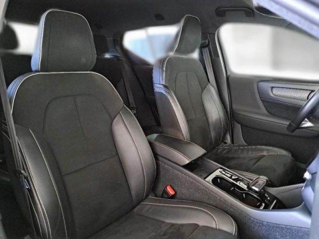 VOLVO XC40 T5 Recharge Plug-in Hybrid R-design