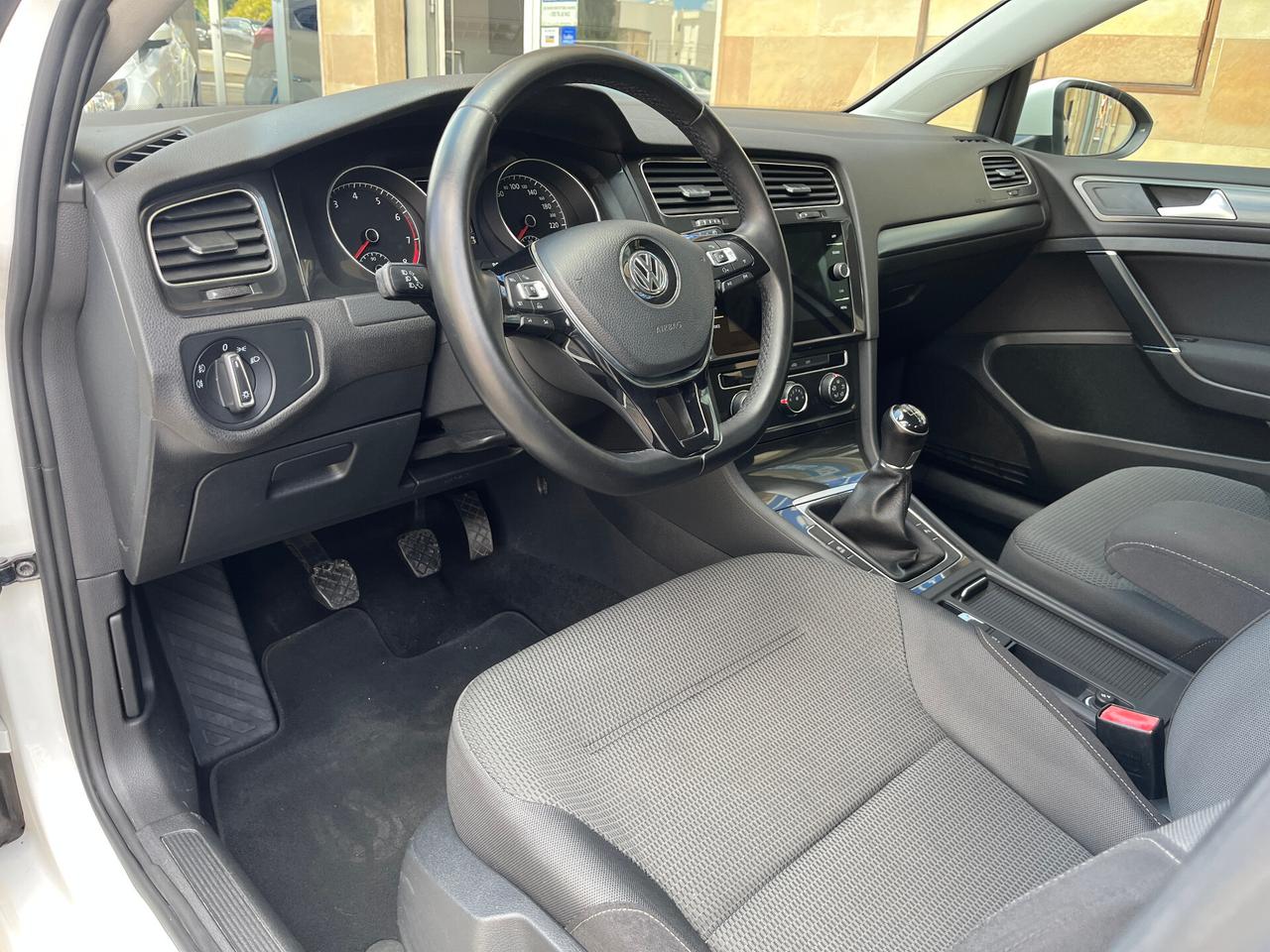 Volkswagen Golf 1.0 TSI 110 CV 5p.