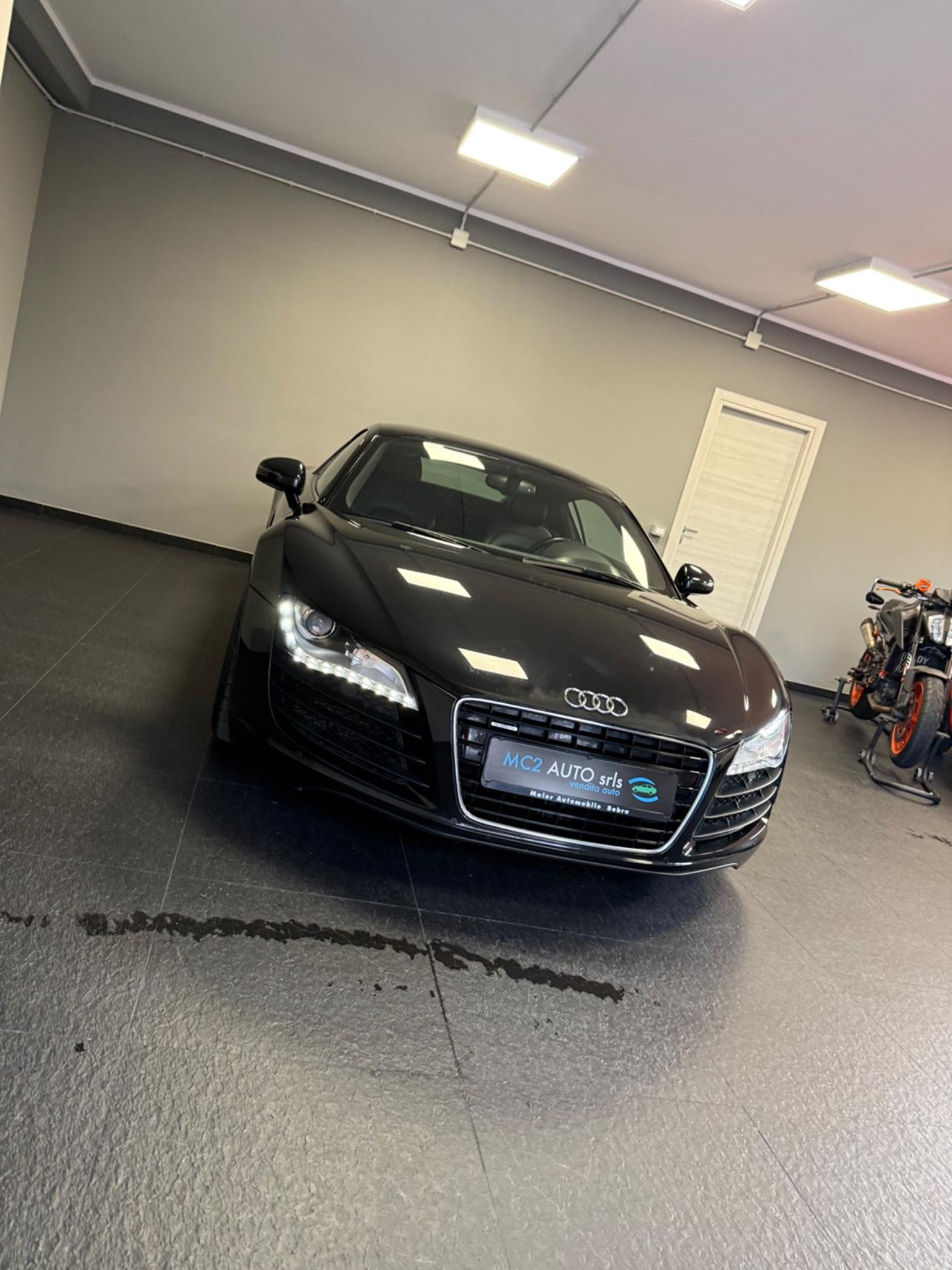 Audi R8 4.2 V8 FSI quattro R tronic