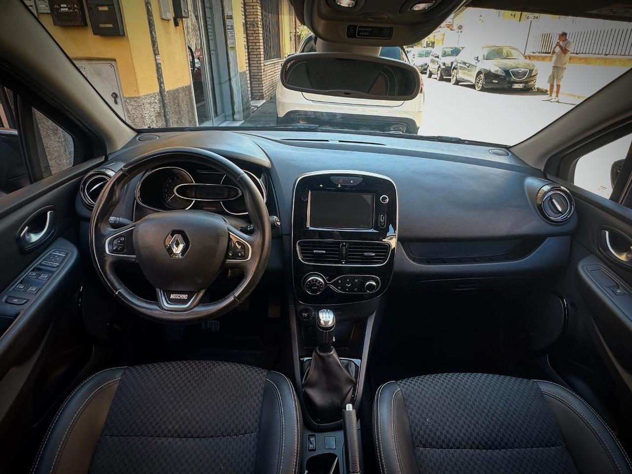 Renault Clio TCe 12V 75 CV 5 porte Moschino Intens