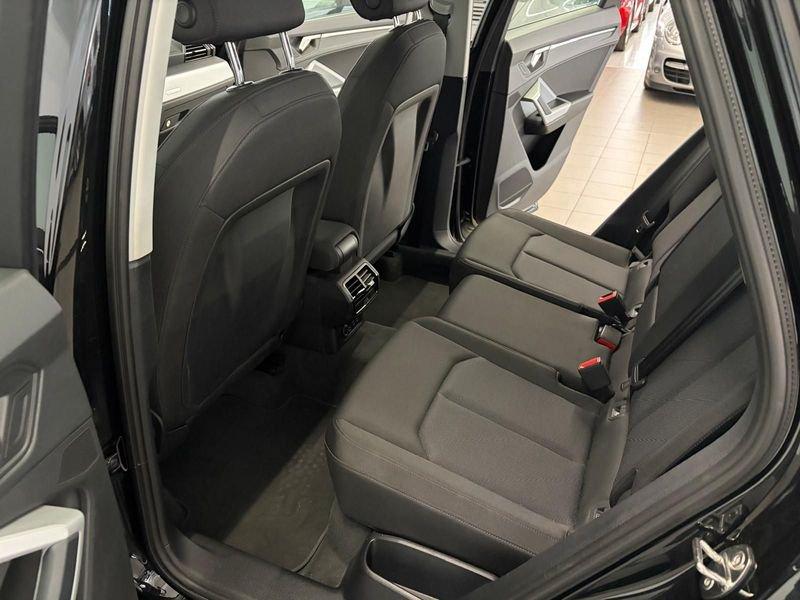 Audi Q3 45TFSI e Stronic Business
