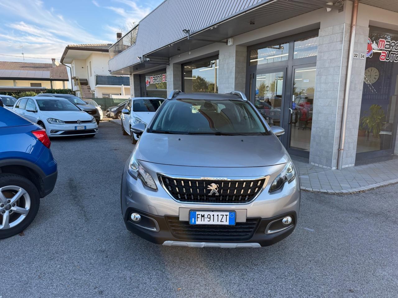 Peugeot 2008 1.2 Turbo Benzina Automatica Neopatentati