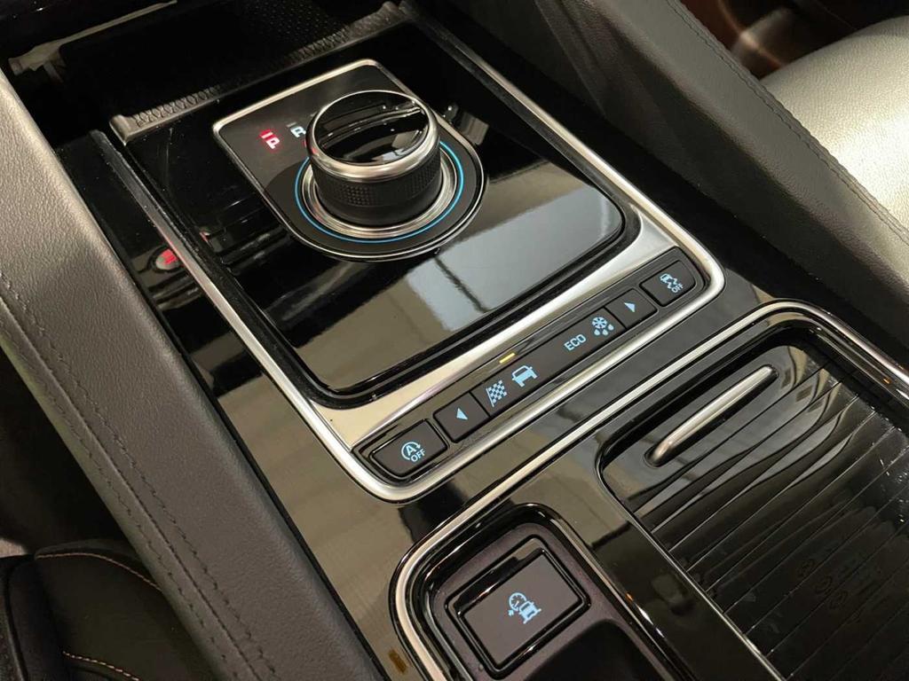 Jaguar F-Pace 2.0d i4 180cv AWD Autom. Prestige