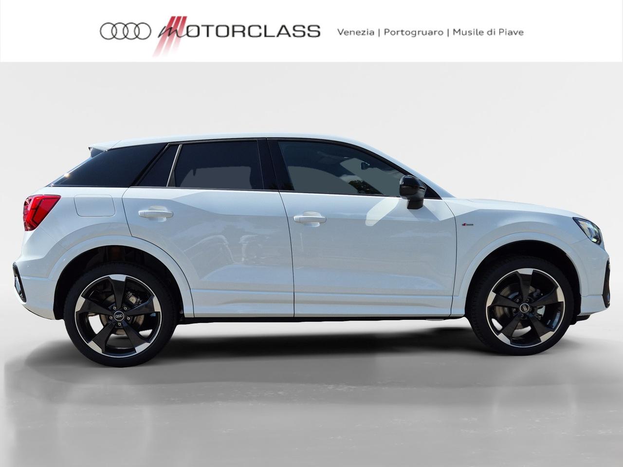 Audi Q2 35 1.5 tfsi identity black