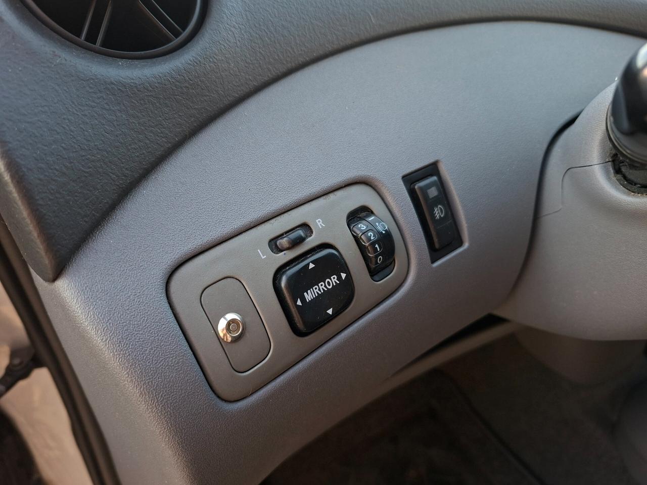 Toyota Yaris 1.3 Sol *EURO 4*