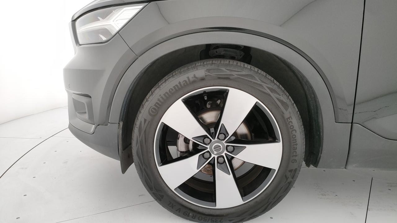 VOLVO XC40 - XC40 1.5 t2 Momentum Pro my21