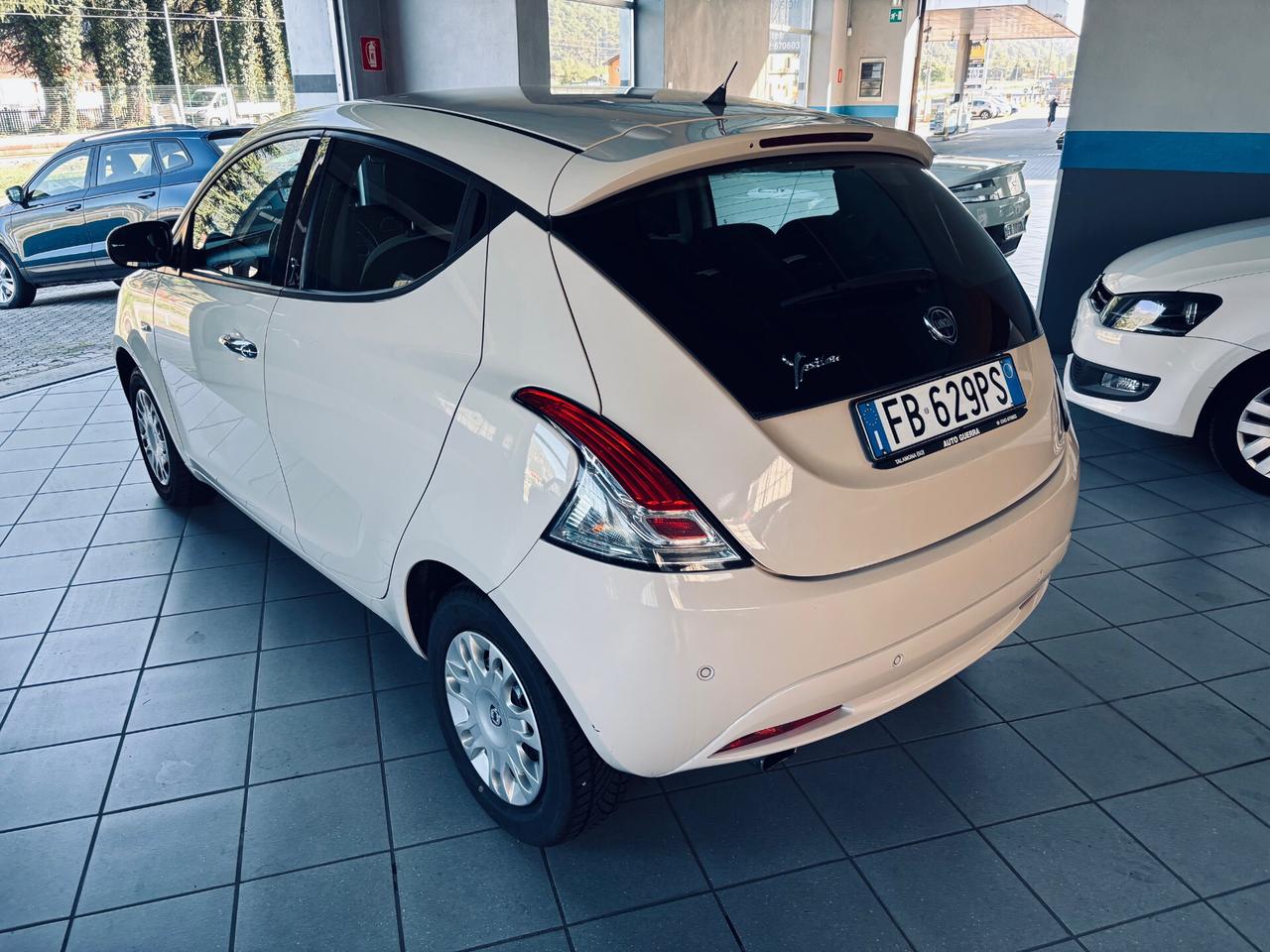 Lancia Ypsilon 1.2 69 CV 5 porte Silver