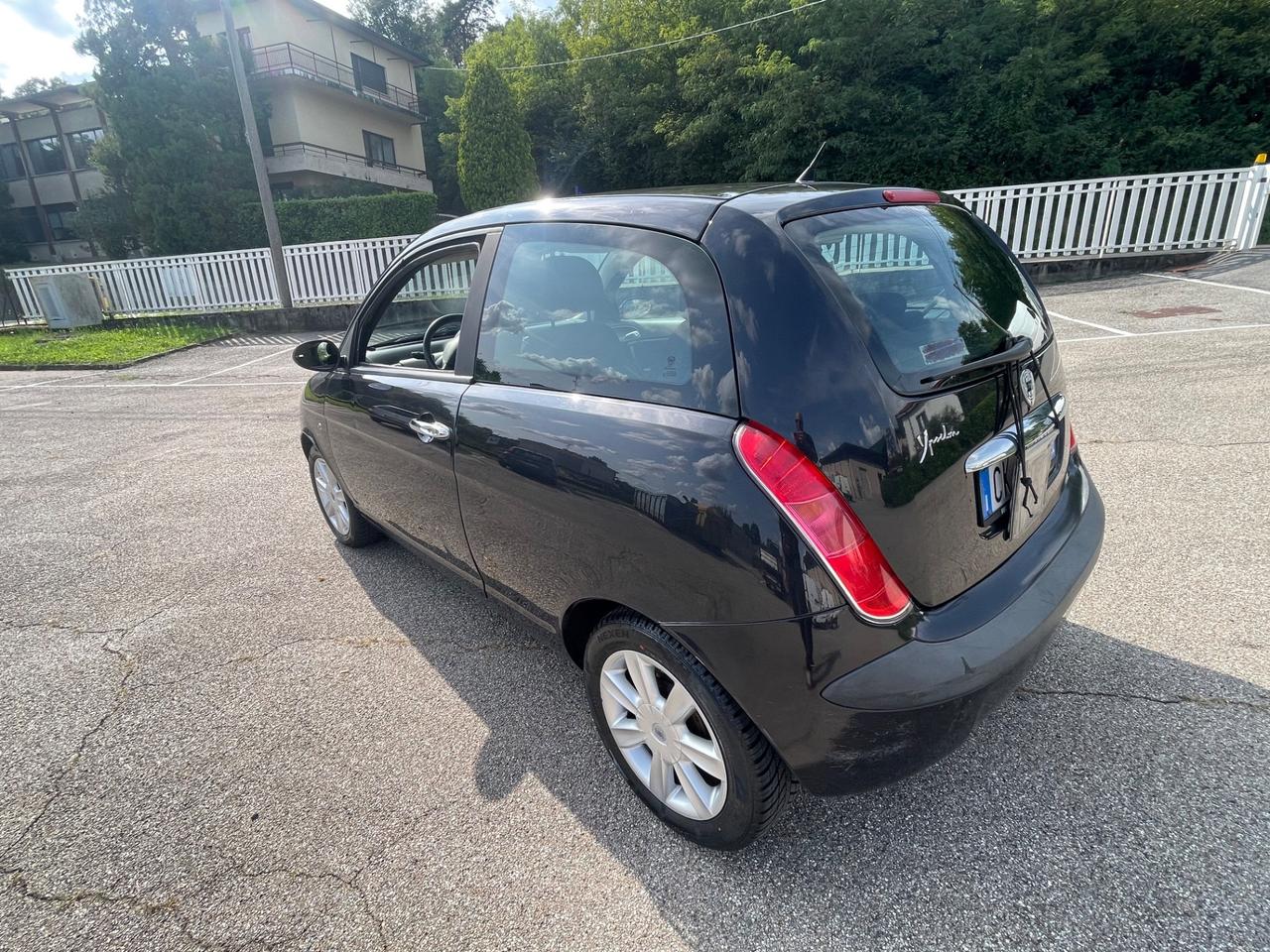 Lancia Ypsilon 1.2 16V Platino