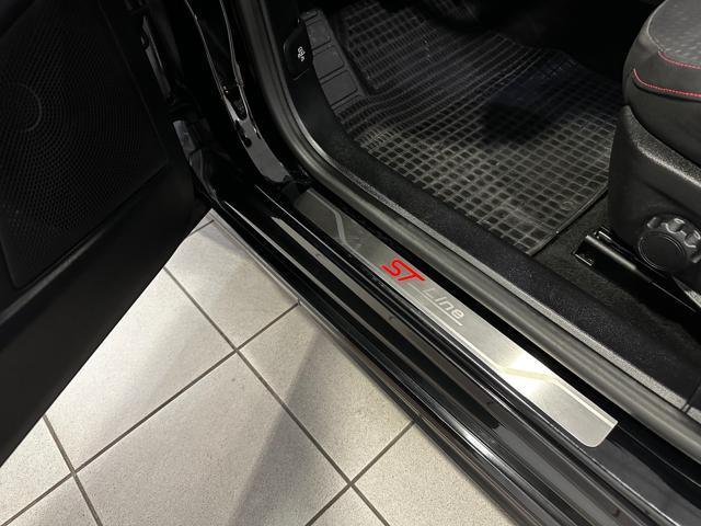 FORD Focus 1.5 TDCi 120 CV Start&Stop Powershift ST Line