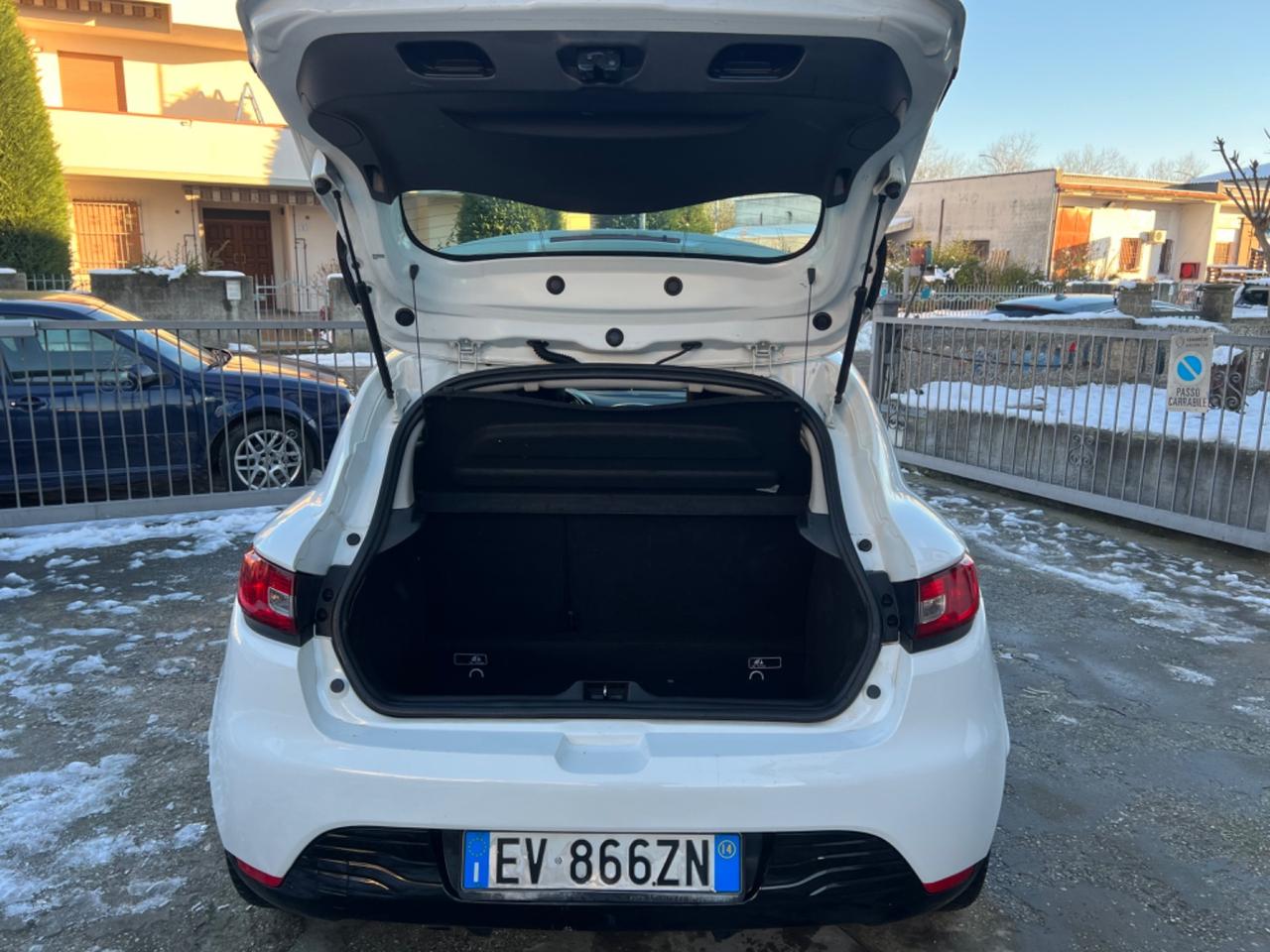 RENAULT CLIO 1.5 DIESEL EURO 5B OTTIMA NEOPATENTATI