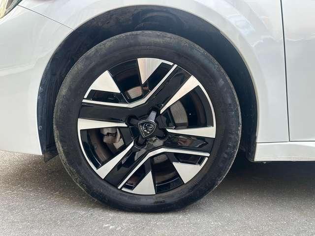 Peugeot 208 1.2 Hybrid Allure 110cv e-dcs 6