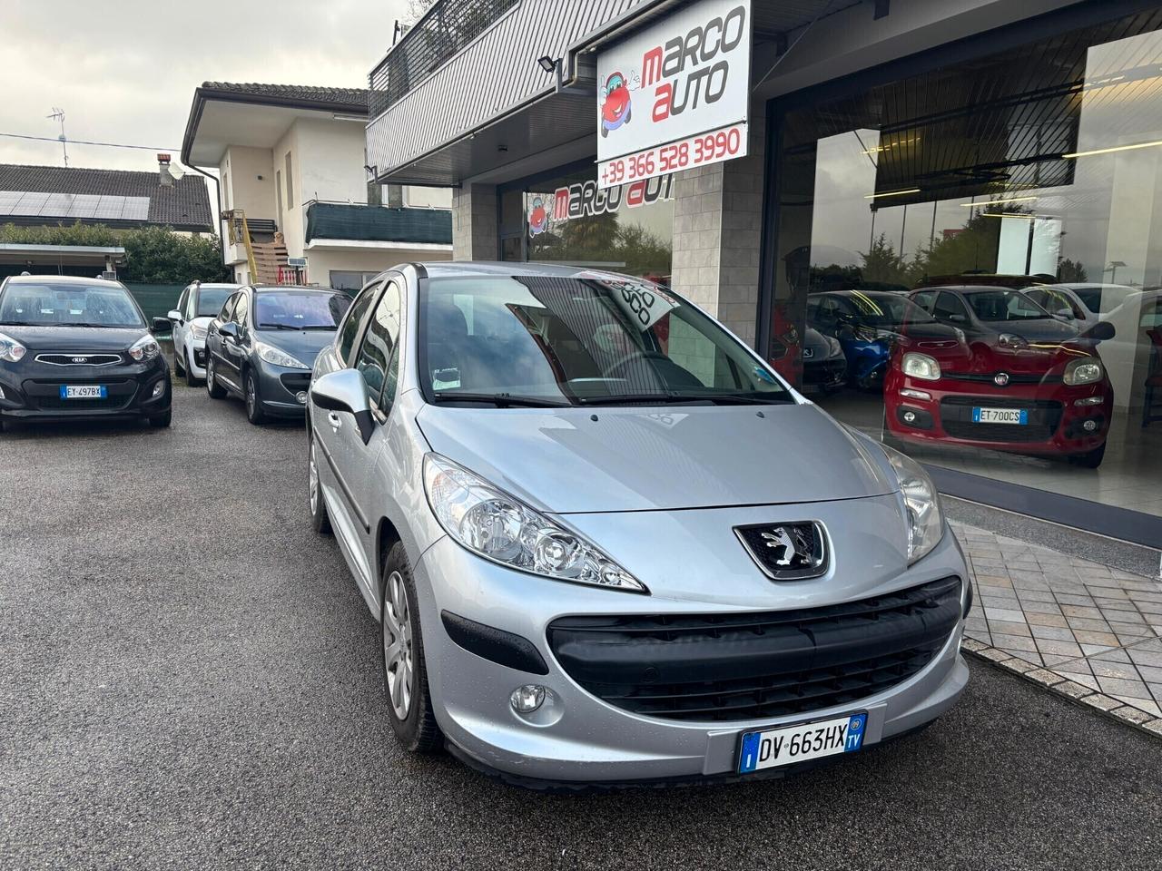 Peugeot 207 1.4 benzina Neopatentati