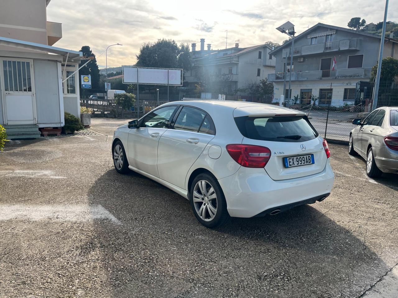 Mercedes-benz A 180 A 180 d Executive