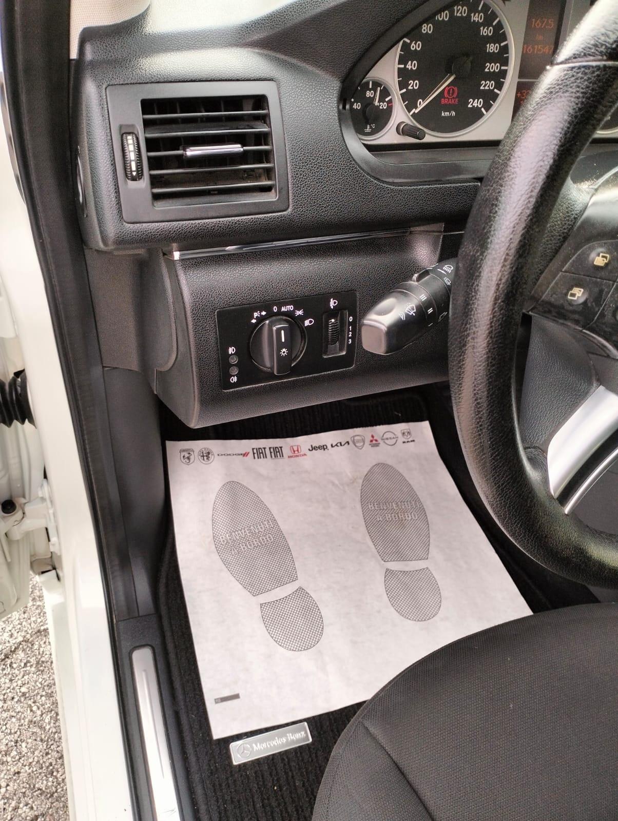 Mercedes-benz B 180 Benz Premium