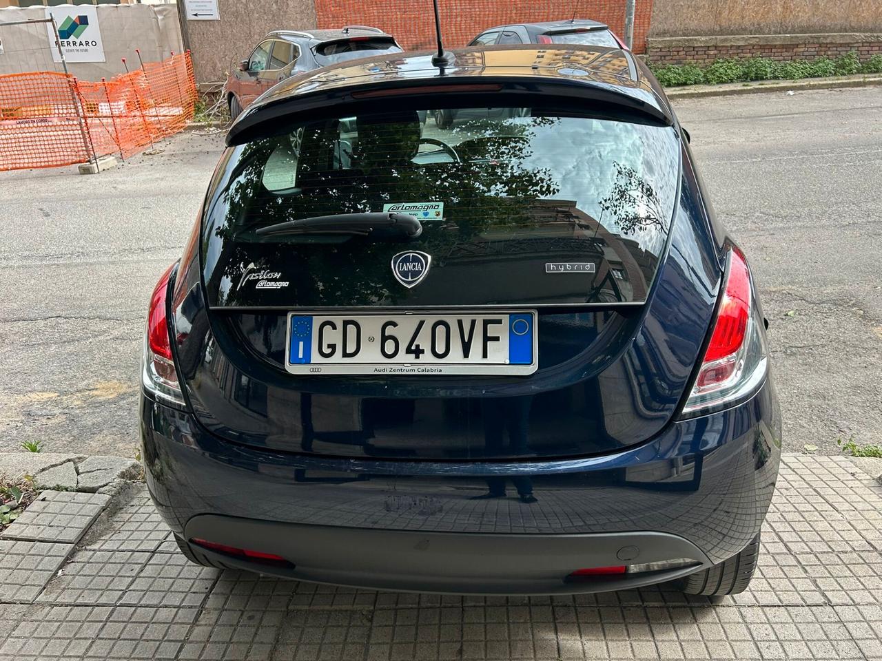 Lancia Ypsilon 1.0 FireFly 5 porte S&S Hybrid Ecochic Gold