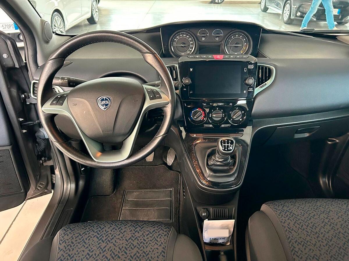 Lancia Ypsilon 1.0 FireFly 5 porte S&S Hybrid Ecochic Gold