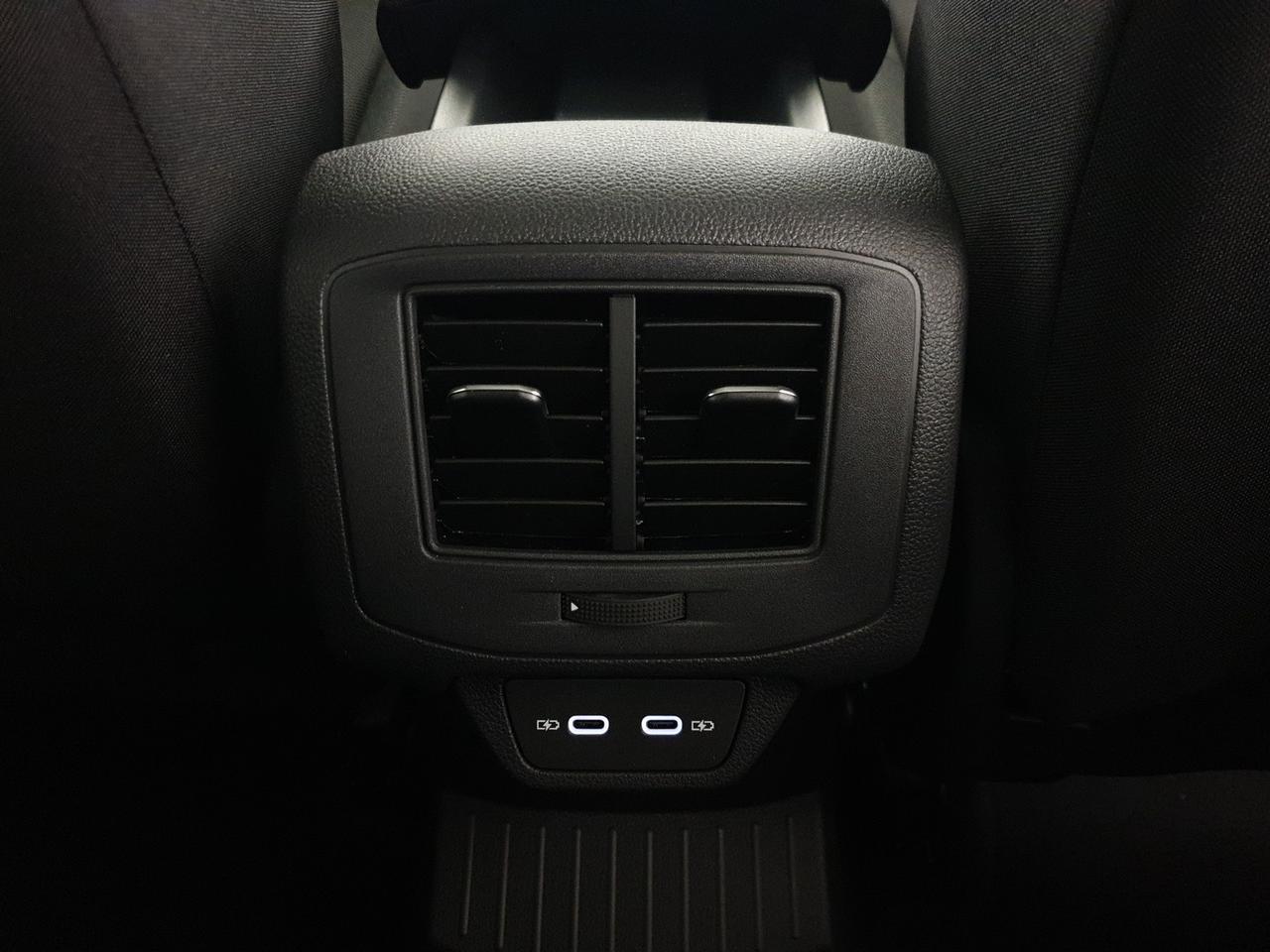 Volkswagen T-Roc 1.5 tsi sport