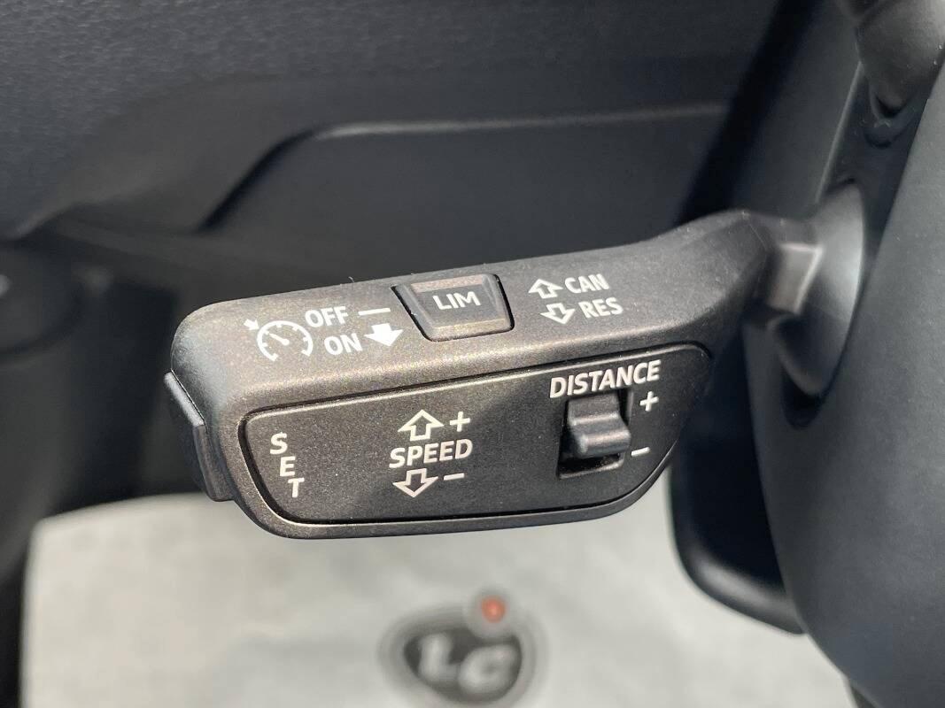 Audi Q2 30 2.0 tdi Admired AUTOMATICA E CARPLAY