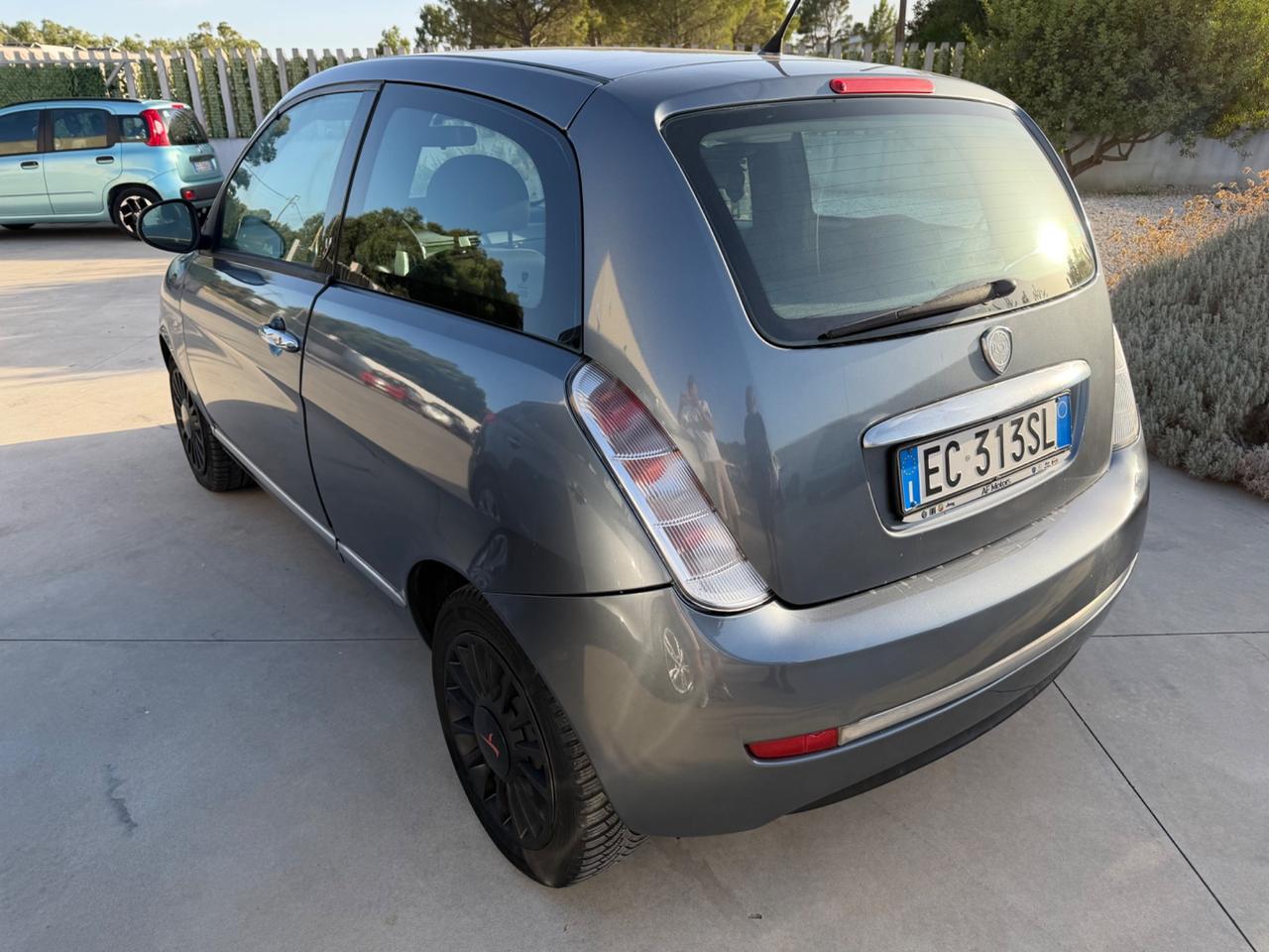 Lancia Ypsilon 1.2 benzina 44 kw 2010