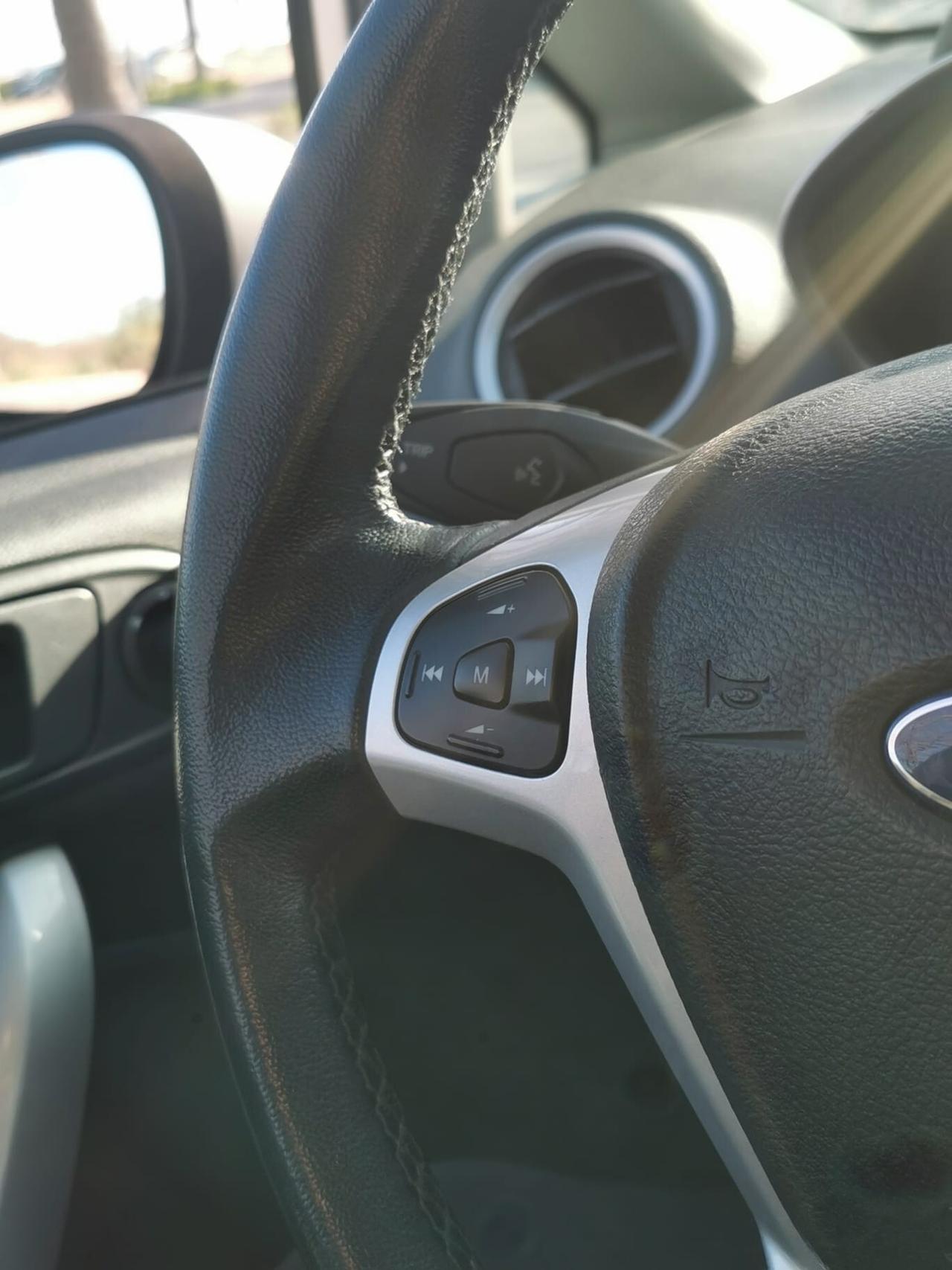 Ford Fiesta 1.4 3P. Bz. GPL Titanium 2009