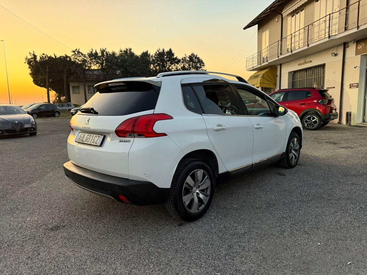 Peugeot 2008 1.2 VTi 82CV Allure NEOPATENTATI