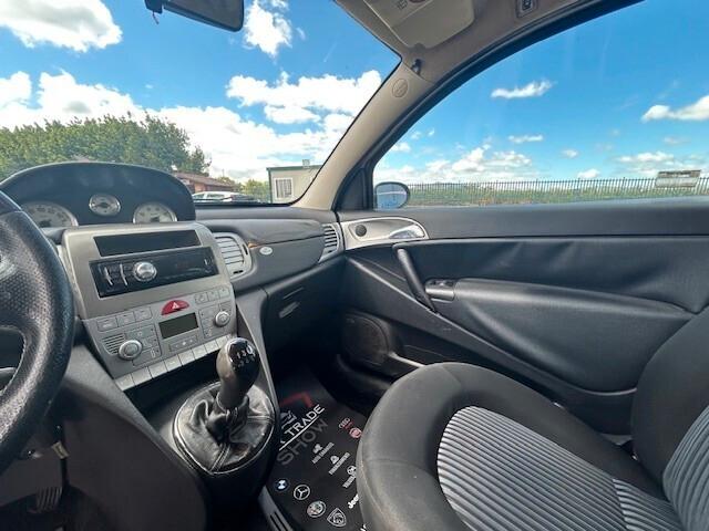 Lancia Ypsilon 1.3 MJT 90 CV Oro Giallo