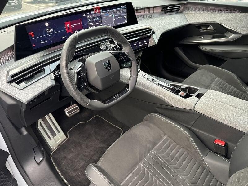 Peugeot 5008 (P74) Hybrid 136 e-DCS 6 GT
