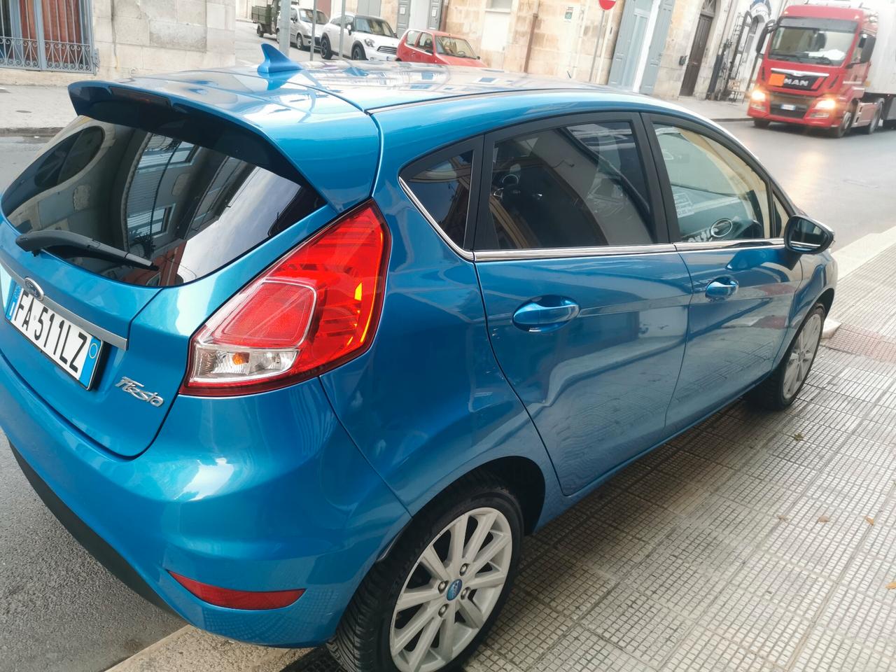 Ford Fiesta 1.4 5p. Bz.- GPL Titanium navi led full