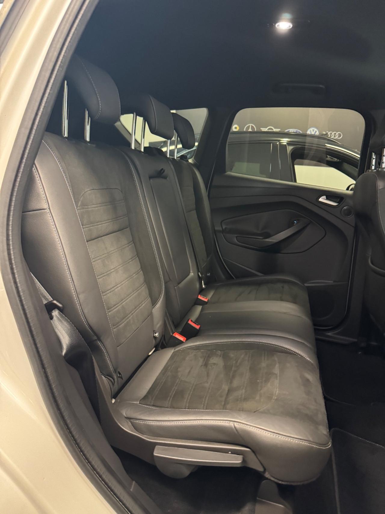 Ford Kuga 1.5 TDCI 120 CV ST-Line Finanziabile