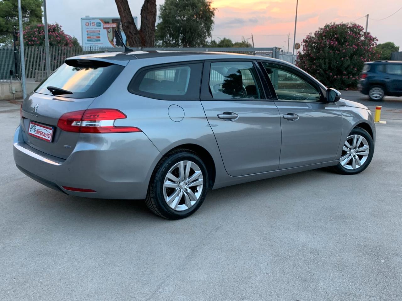 Peugeot 308 BlueHDi 120 SW NAVIGATORE TAGLIANDATA