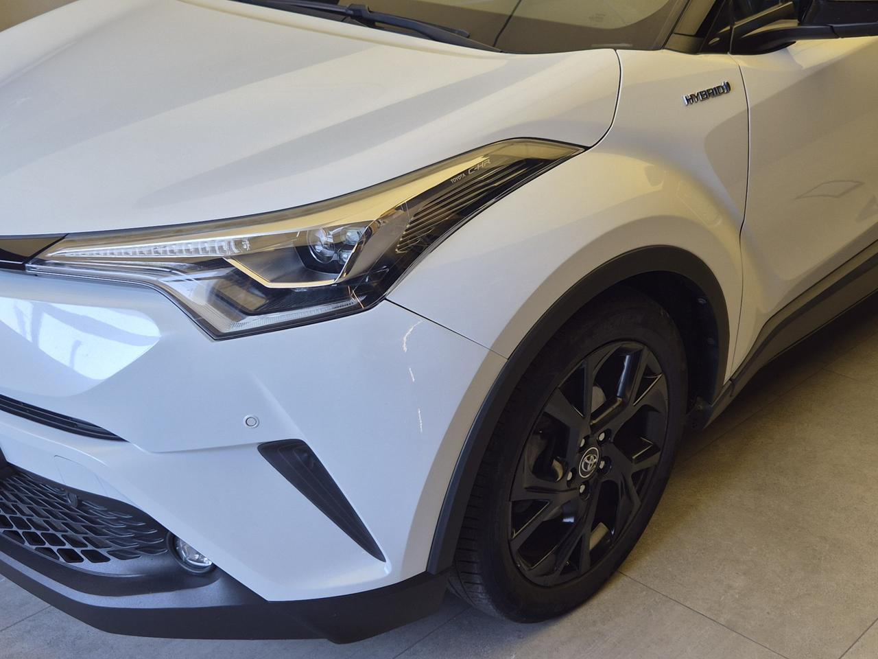 TOYOTA C-HR I - C-HR 1.8h Lounge 2wd e-cvt my18