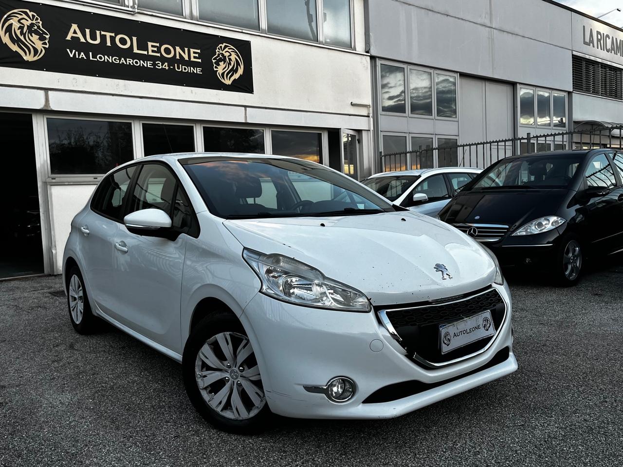 Peugeot 208 1.4 HDi 68 CV 5 porte Allure